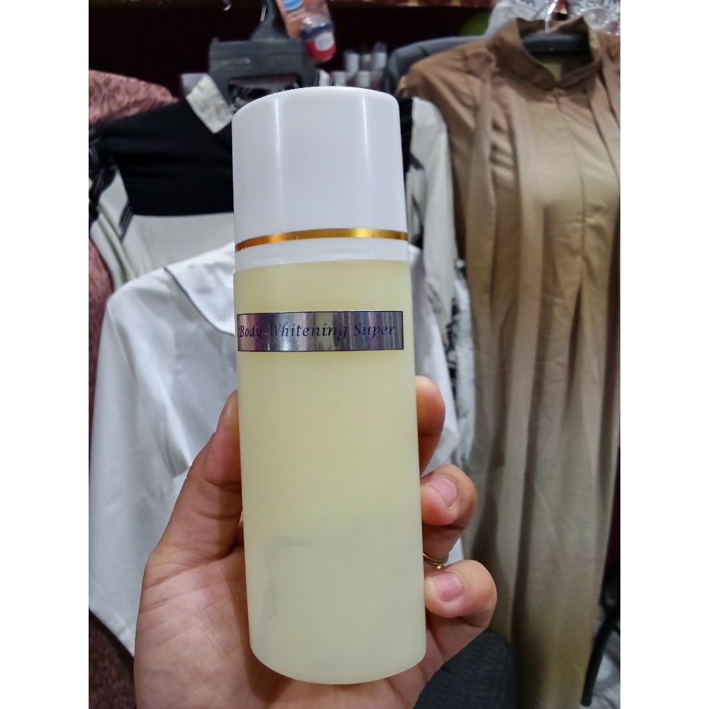 Lotion Pemutih Malam HB Anggur Super Klobe 100ml - Tekstur Lengket, Aroma Menyengat, Hasil Cepat