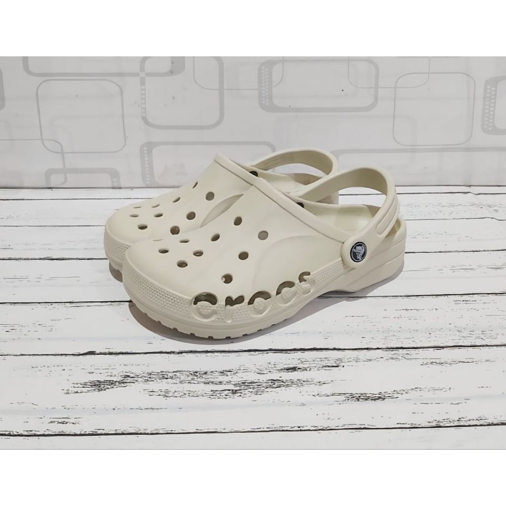 SANDAL CRQCS CLASSIC BAYA COLORADO/SANDAL CLASSIC BAYA COLORADO (MIRIP CROCS CLASSIC BAYA COLORADO)