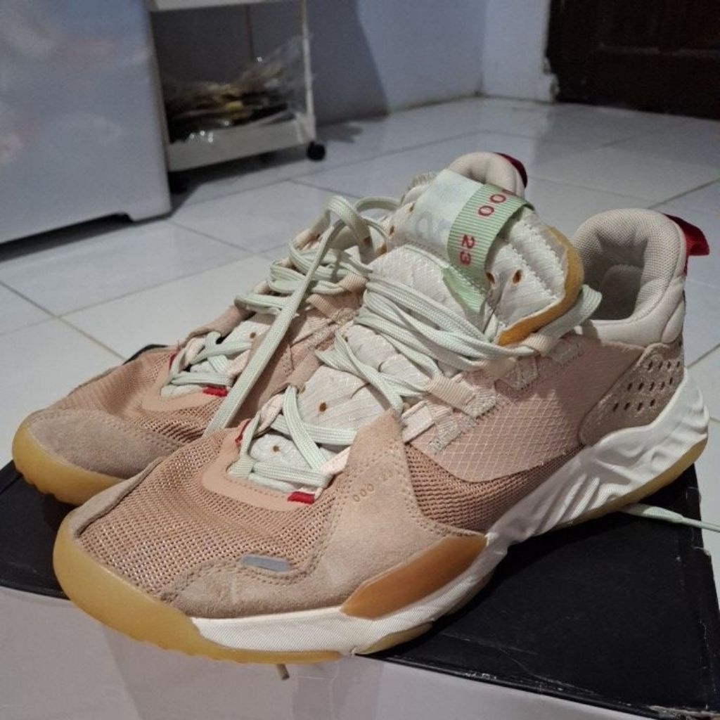 sepatu basket j0rdansize 44, second ori