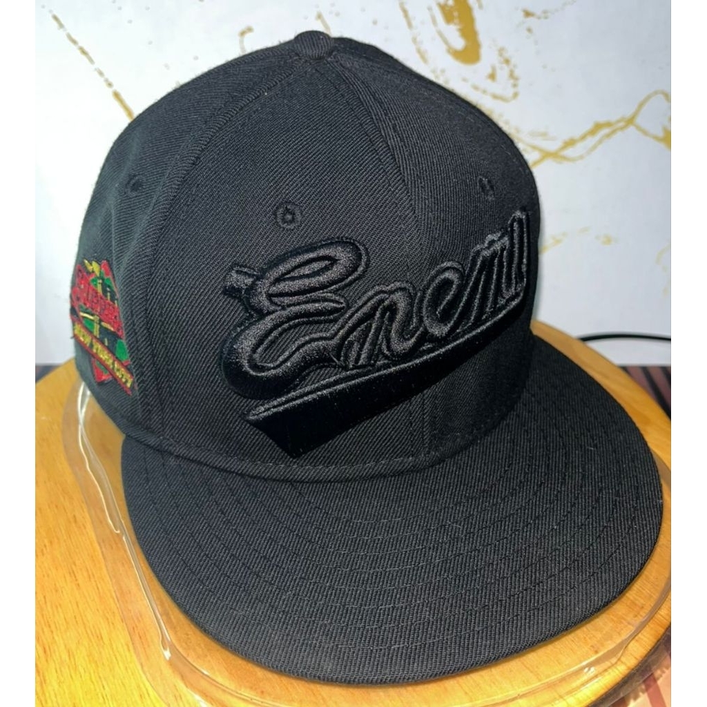 Topi New Era Public Enemy hitam