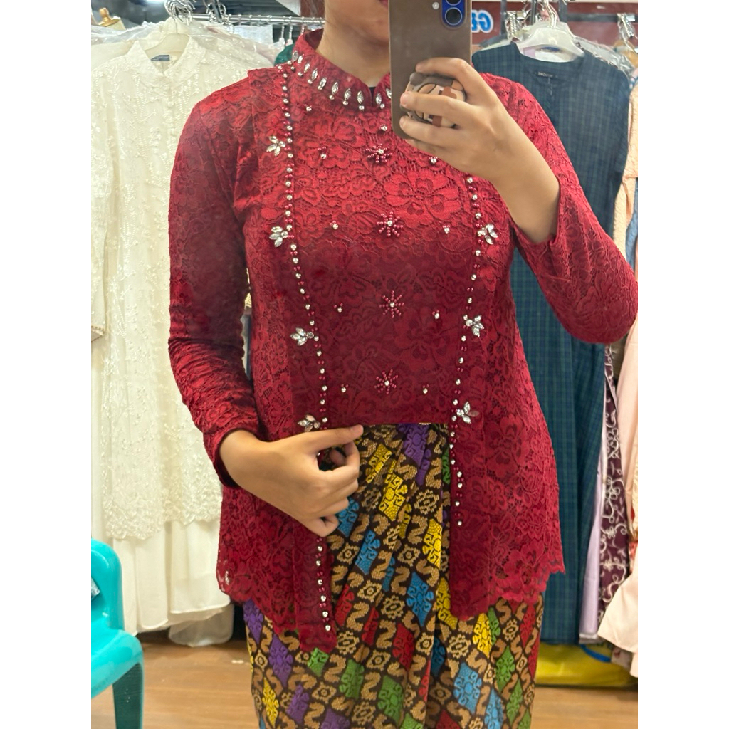 one set kebaya kutubaru dan rok lilit