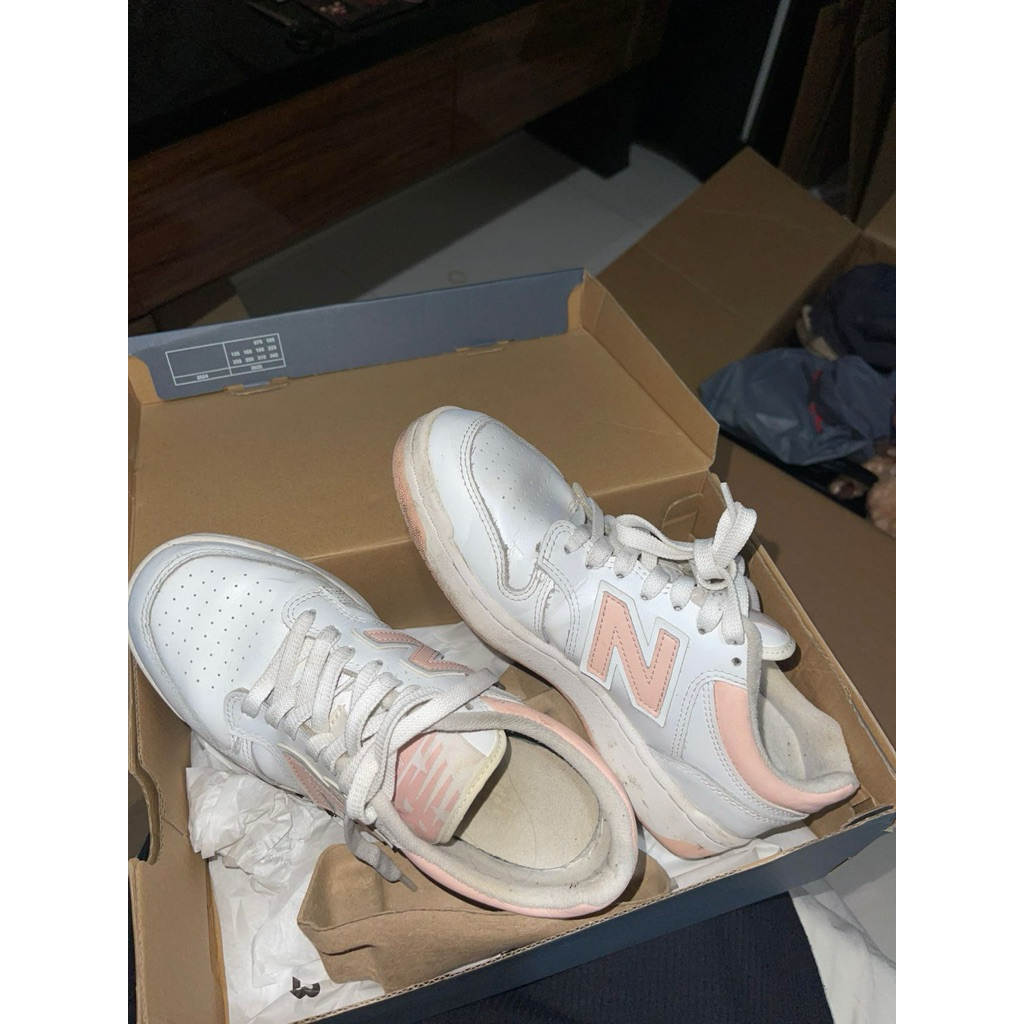 shoes / sneakers preloved
