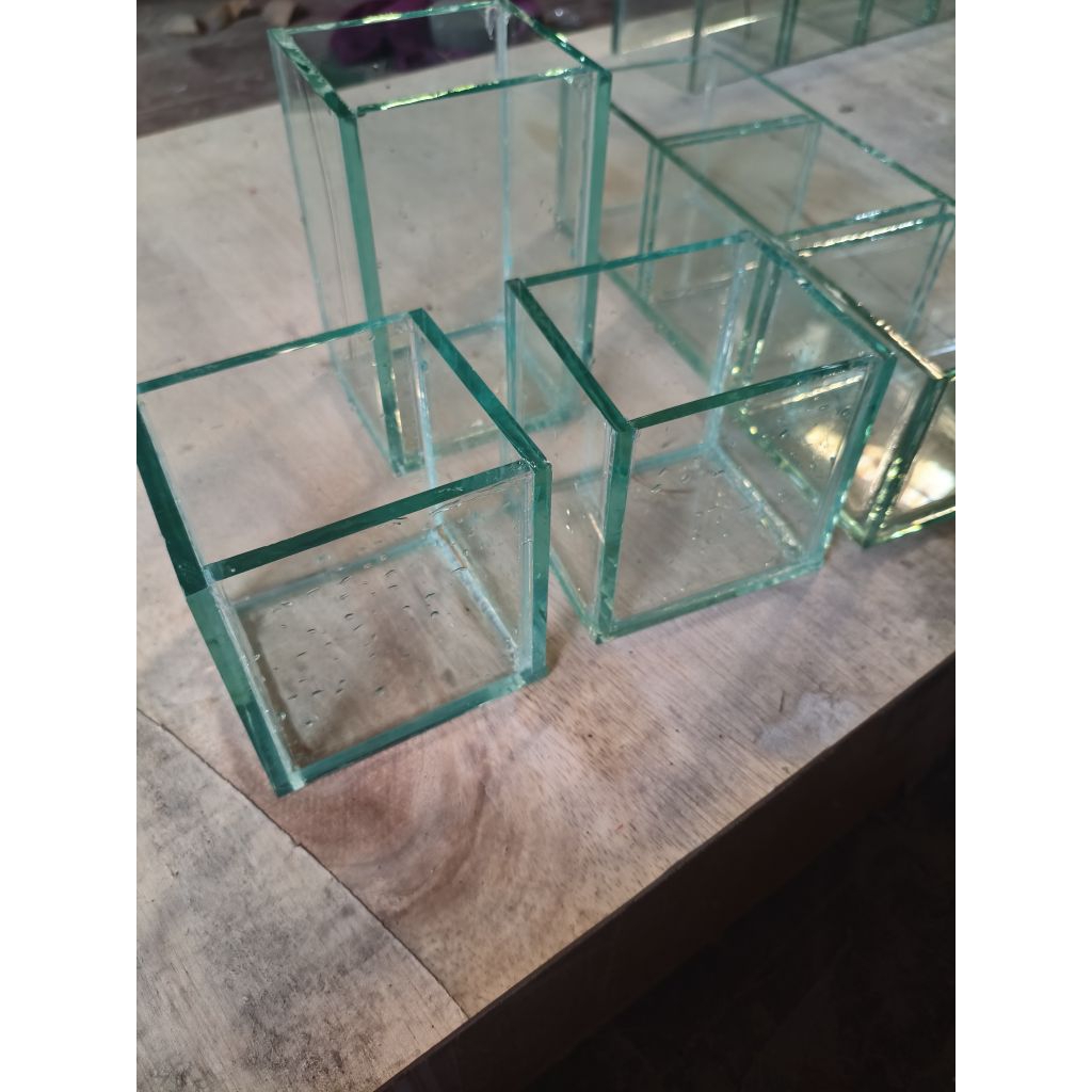 aquarium cupang ukuran 10 x 10 x 10 tebal kaca 6 mm