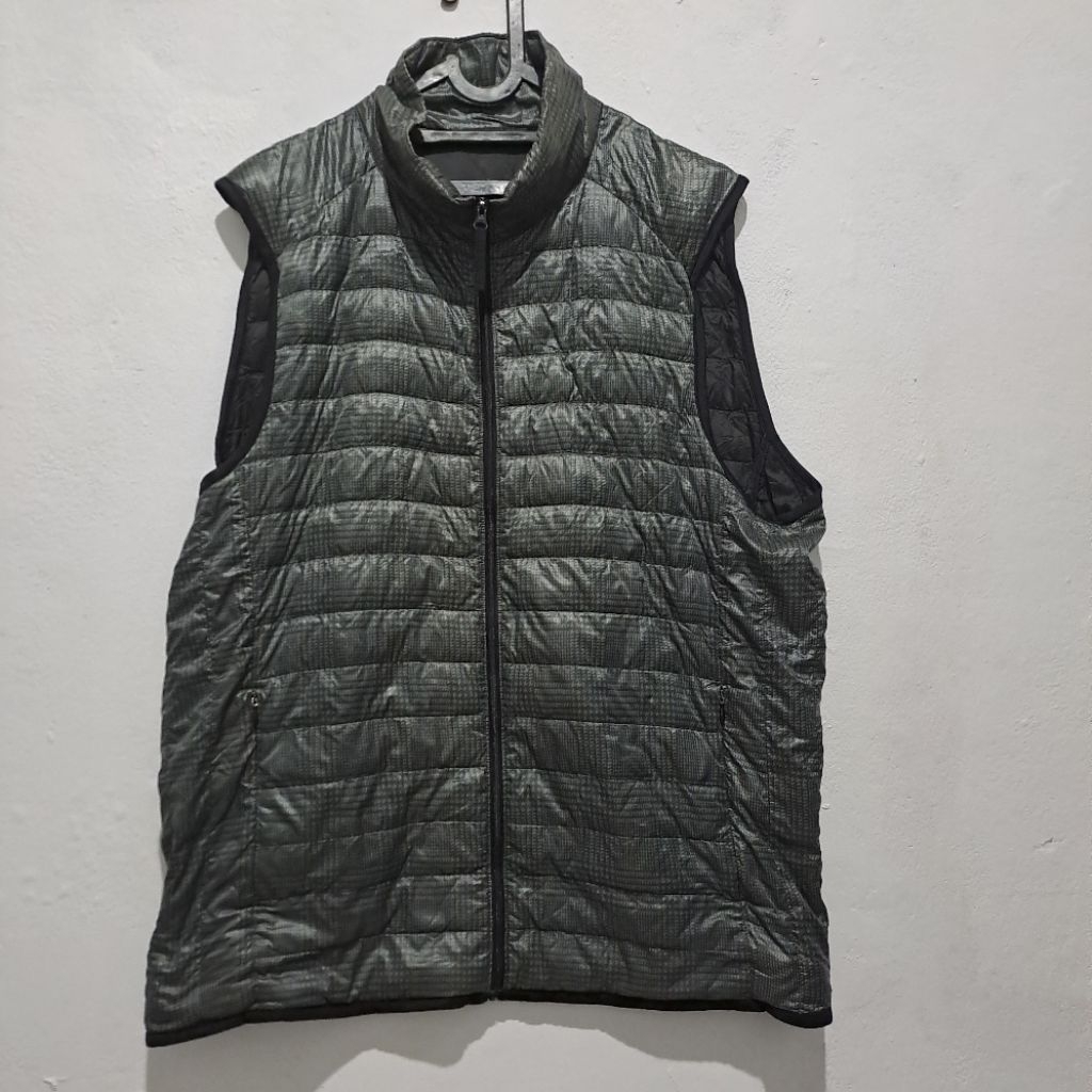 Vest UniQlo Ultralight Motif Tartan