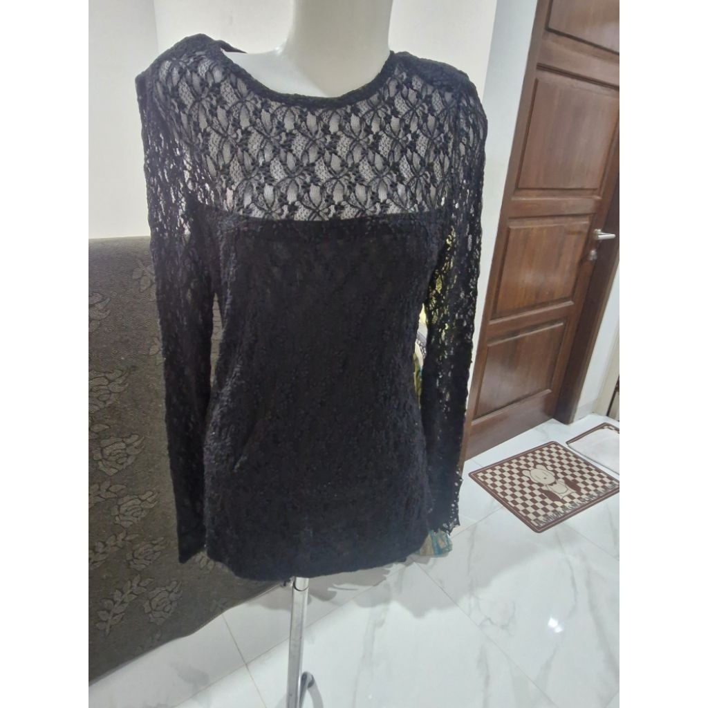 Blouse atasan lengan panjang brokat hitam