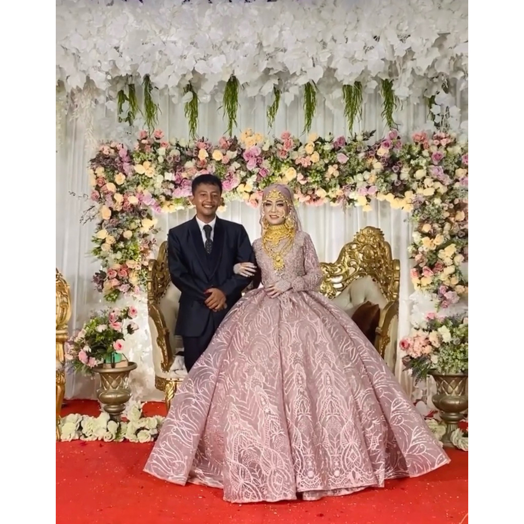gaun pengantin / gaun pengantin barbie/gaun pengantin bekas/prelove