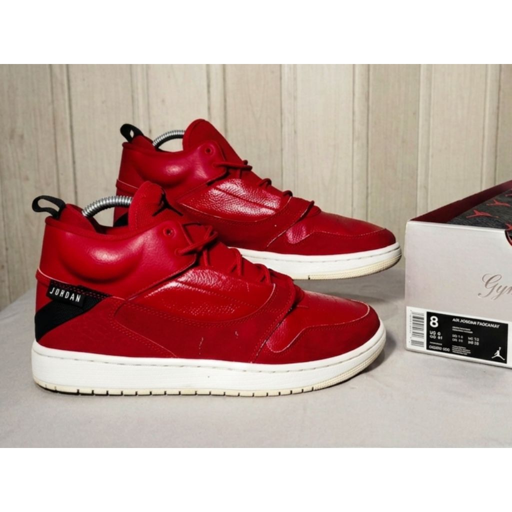 Sepatu Jordan Fadeaway Gym Red