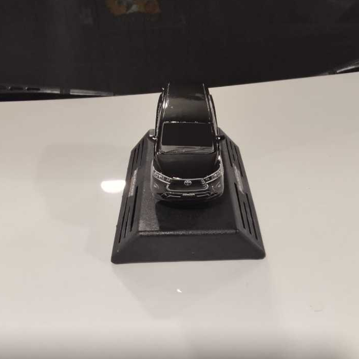 {diecast  INNOVA REBORN 2016 - 2025} Skala 1 : 45 Pajangan Interior Miniatur Mobil