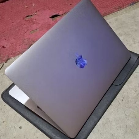 macbook pro 2019 13 inch core i5 8/256