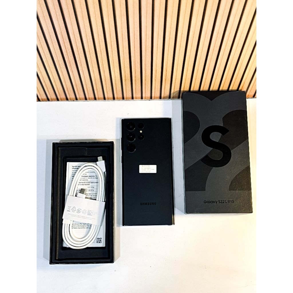 Samsung S22 Ultra 12/256