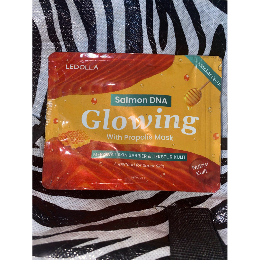 Masker baru salmon glowing DNA