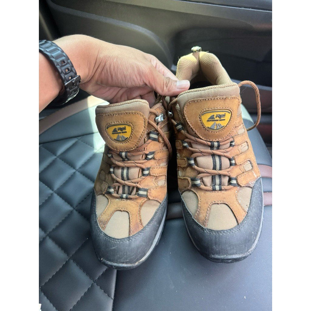 sepatu Arei