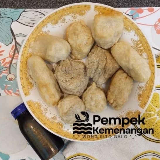 Pempek Ikan Kakap isi 10pcs / pempek enak / pempek murah / pempek frozen