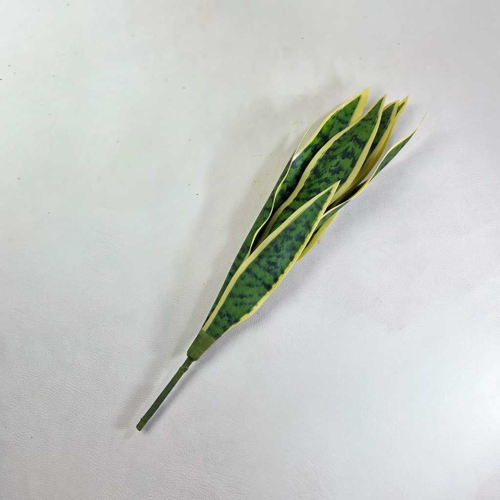 Daun Lidah Mertua  Artificial