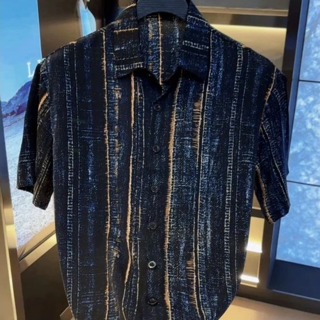 Kemeja lengan pendek pria slim fit