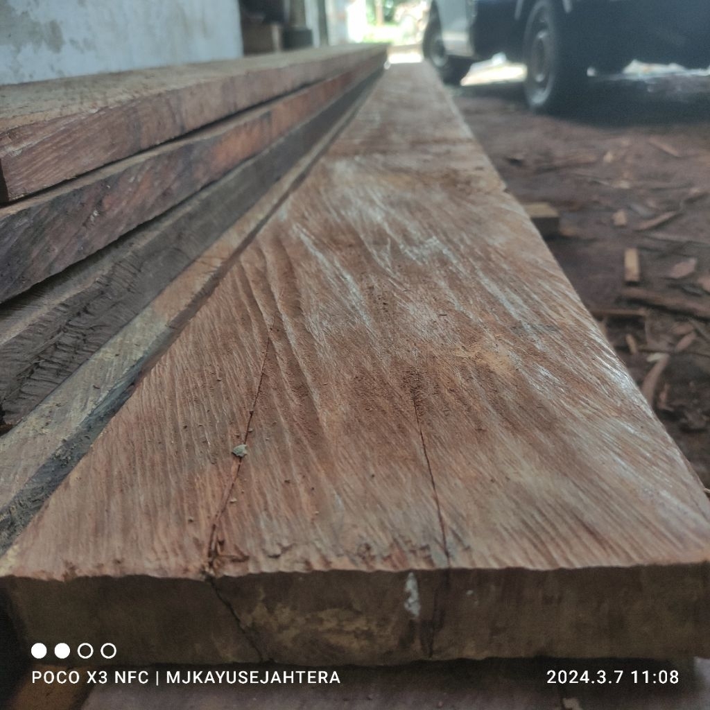 Balok Kayu Ulin Asli Kalimantan Kuat Awet Tahan Lama 6 x 12 x 400 cm