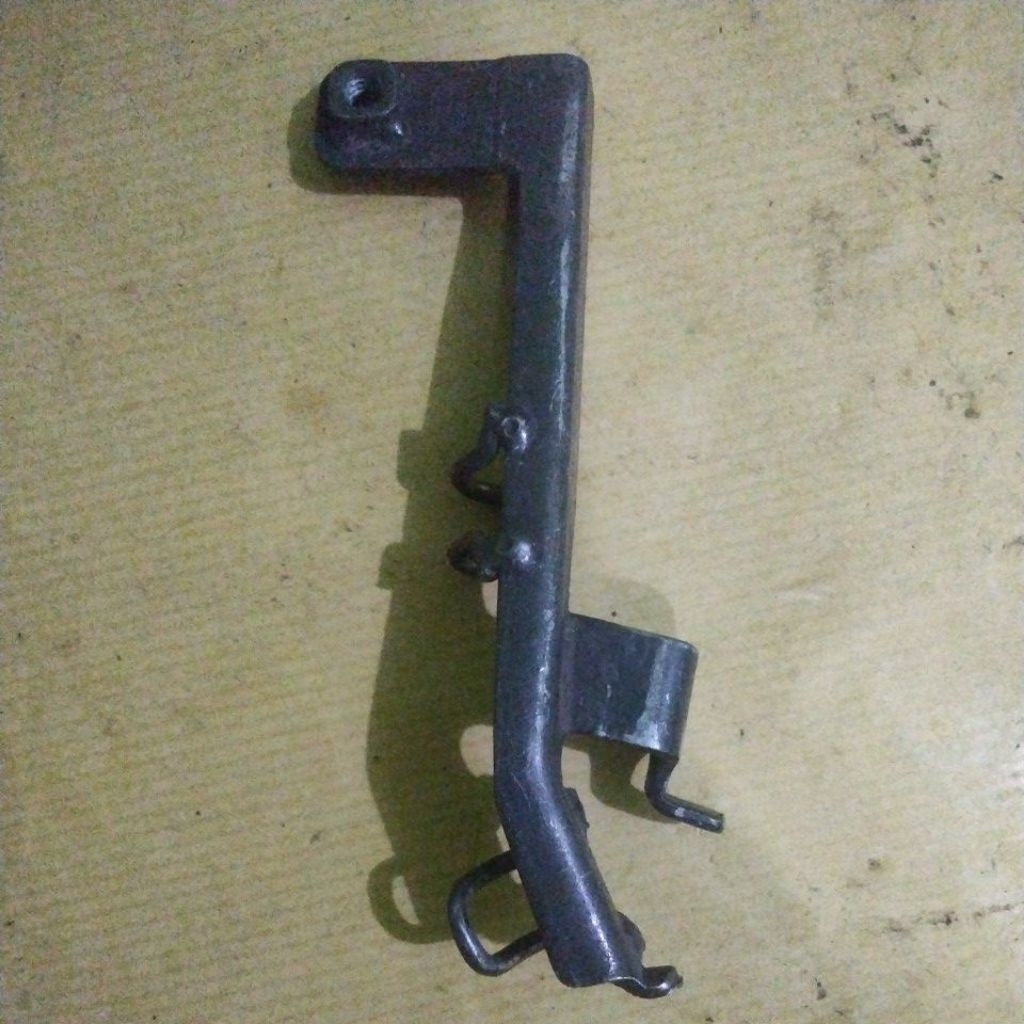 breket pangkon penjepit selang rem depan Honda Supra X 125