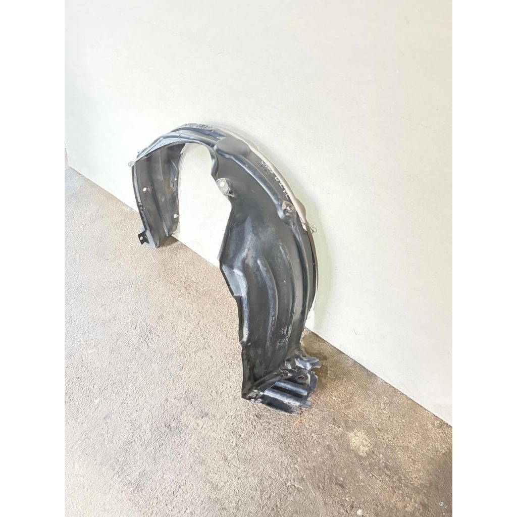 INNER LINER FENDER SPAKBORD PENAHAN LUMPUR 53876-0D080 RODA DEPAN KIRI TOYOTA VIOS GEN 2 TAHUN 2007-