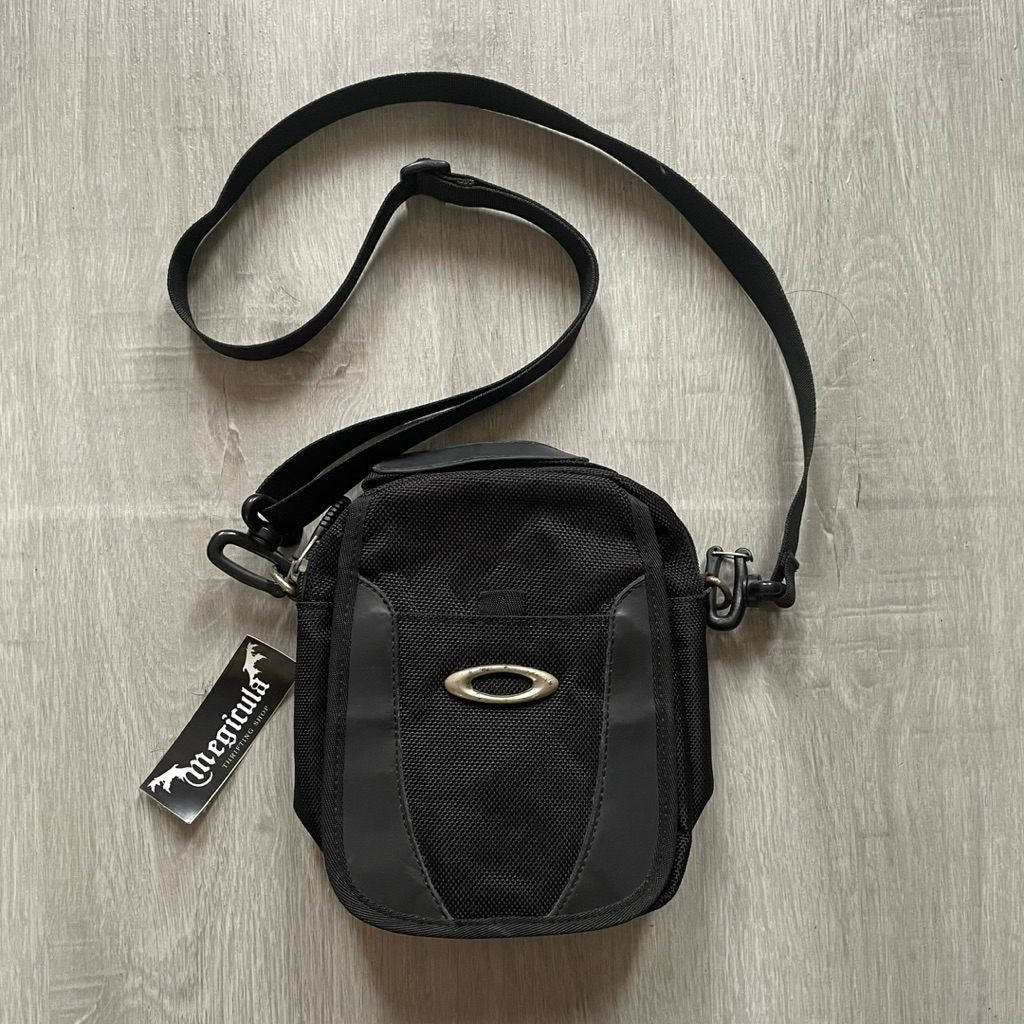 Oakley Authentic Sling Bag