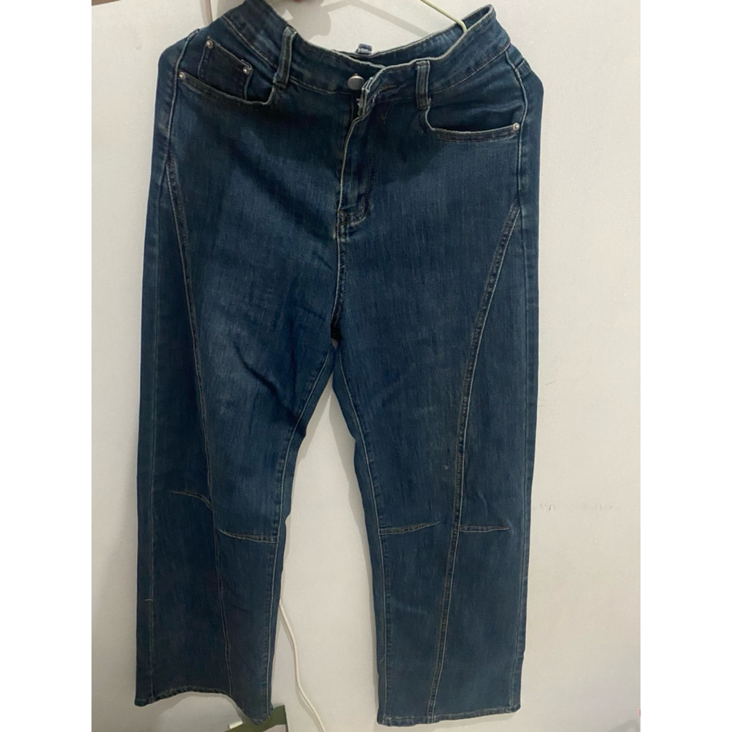 Preloved Jeans This is April