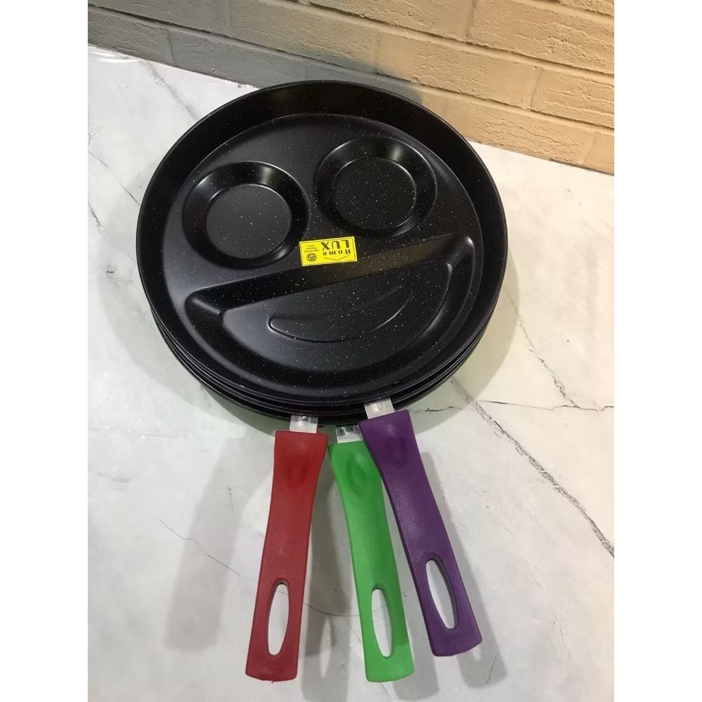 Teflon 3 Lubang smile Anti Lengket Teflon Wajan Penggorengan Telur Ceplok