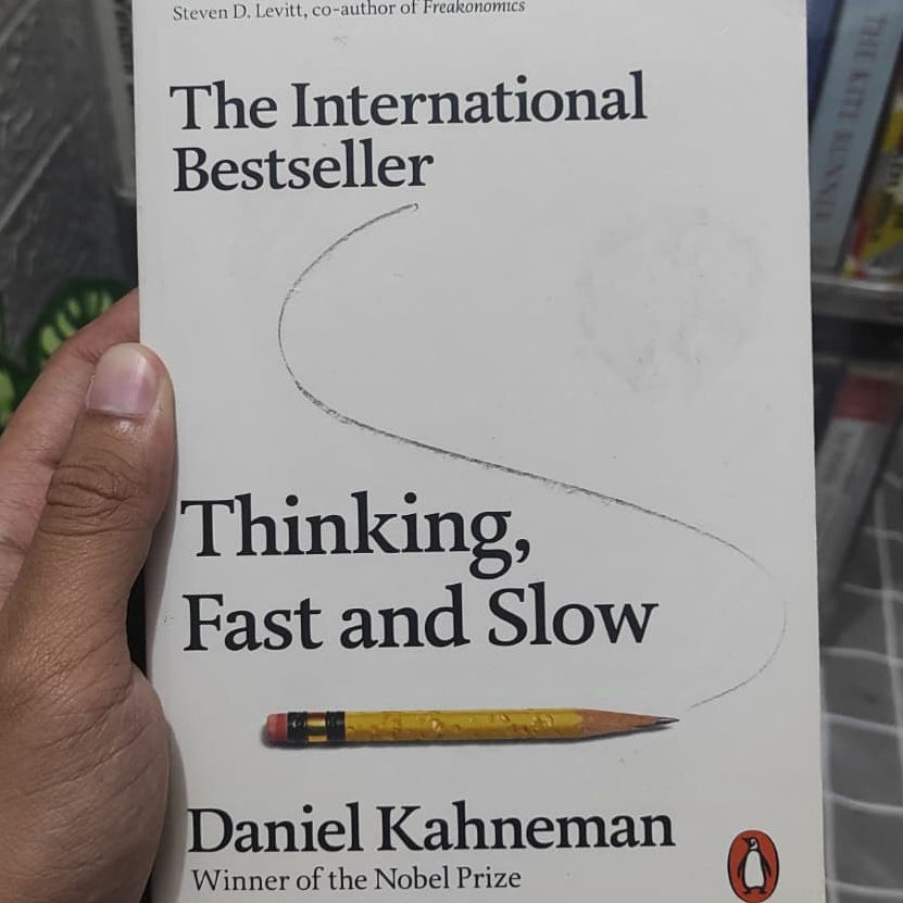 Thinking Fast and Slow (Preloved)
