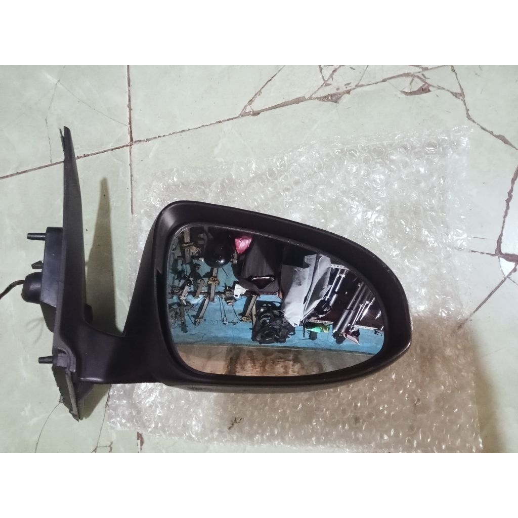 Spion Yaris/Vios gen 3 kanan
