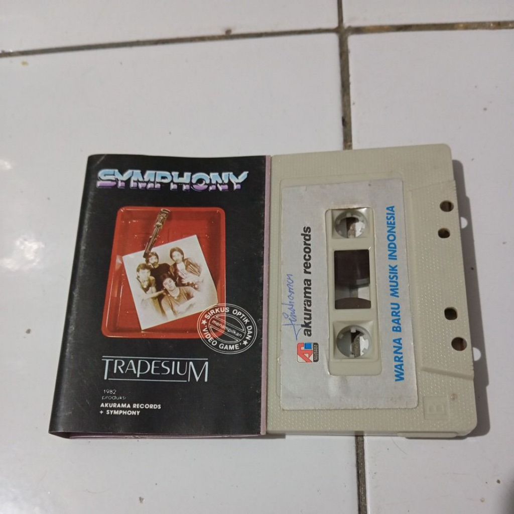 kaset pita symphony trapesium