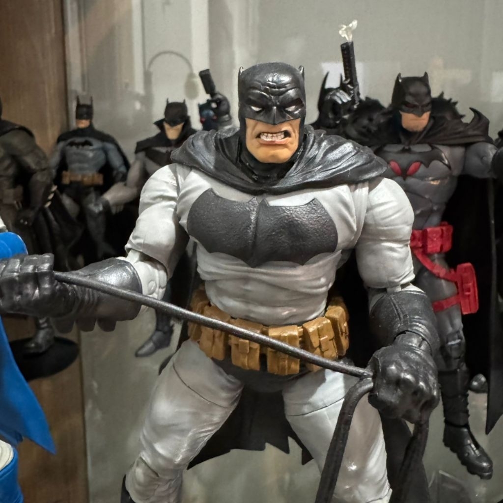 Mcfarlane Batman The Dark Knight Returns Action Figure BIB lengkap