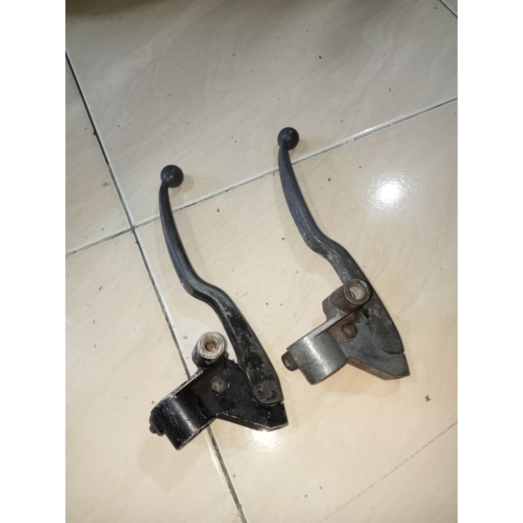 Rumah Handle hendel tuas kopling rumah kopling Suzuki Satria 2 tak ori