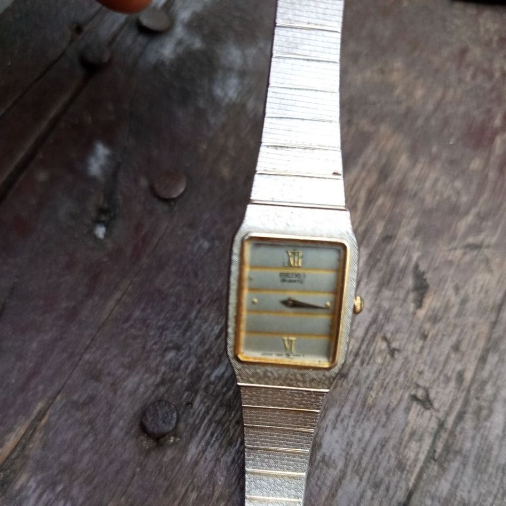 jual jam mati untuk di ambil part-nya Merk Seiko full original bekas