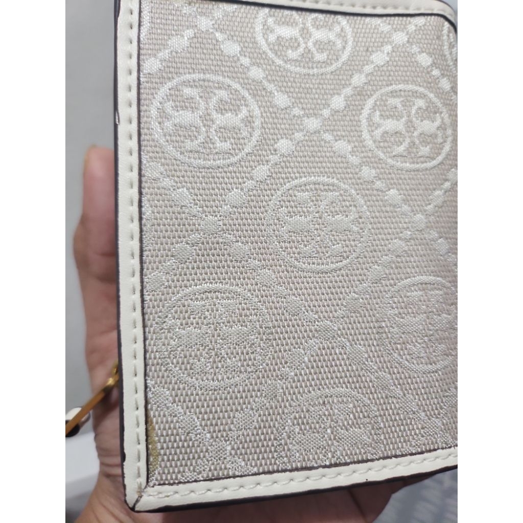 Dompet lipat kanvas putih; Dompet lipat brand; TB wallet; dompet kanvas tory warna putih