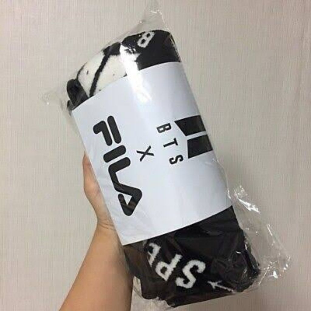 [Ready] FILA X BTS BLANKET SEALED