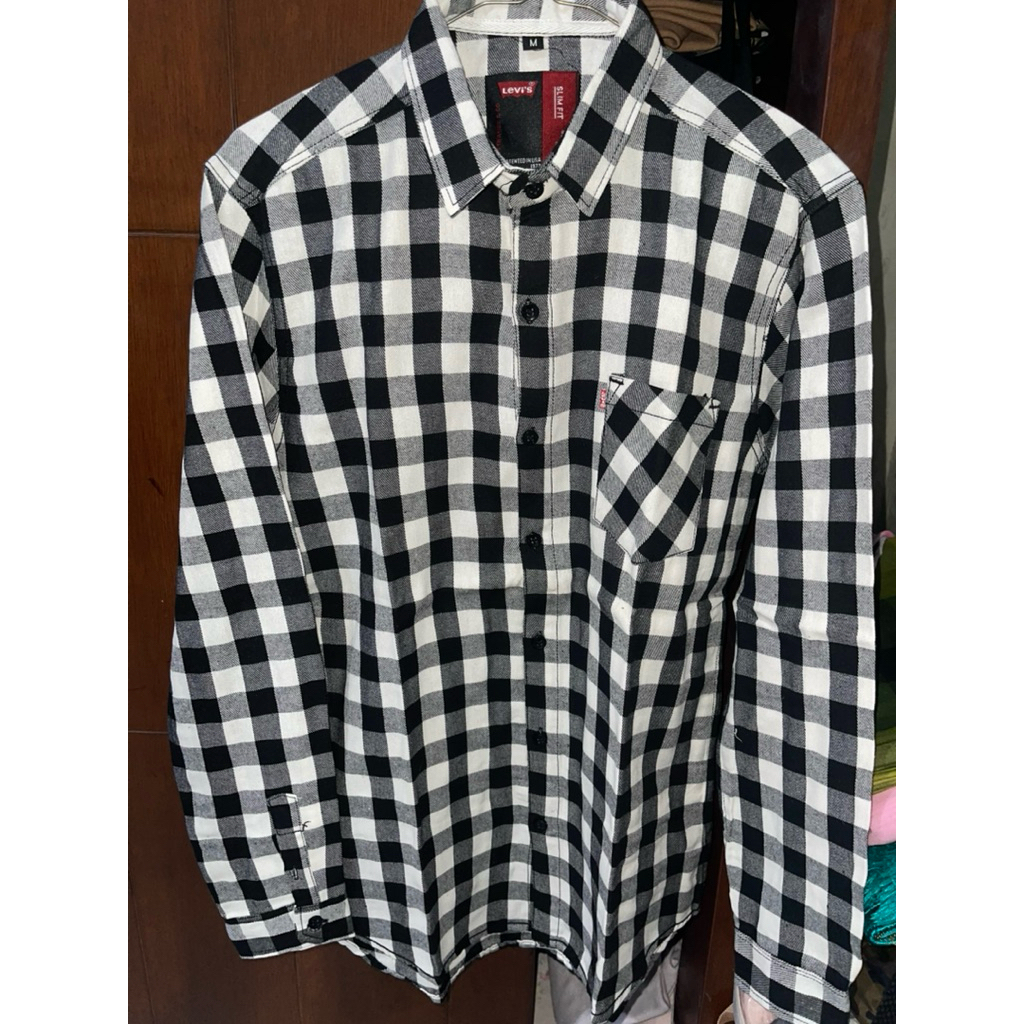 Kemeja Levi’s