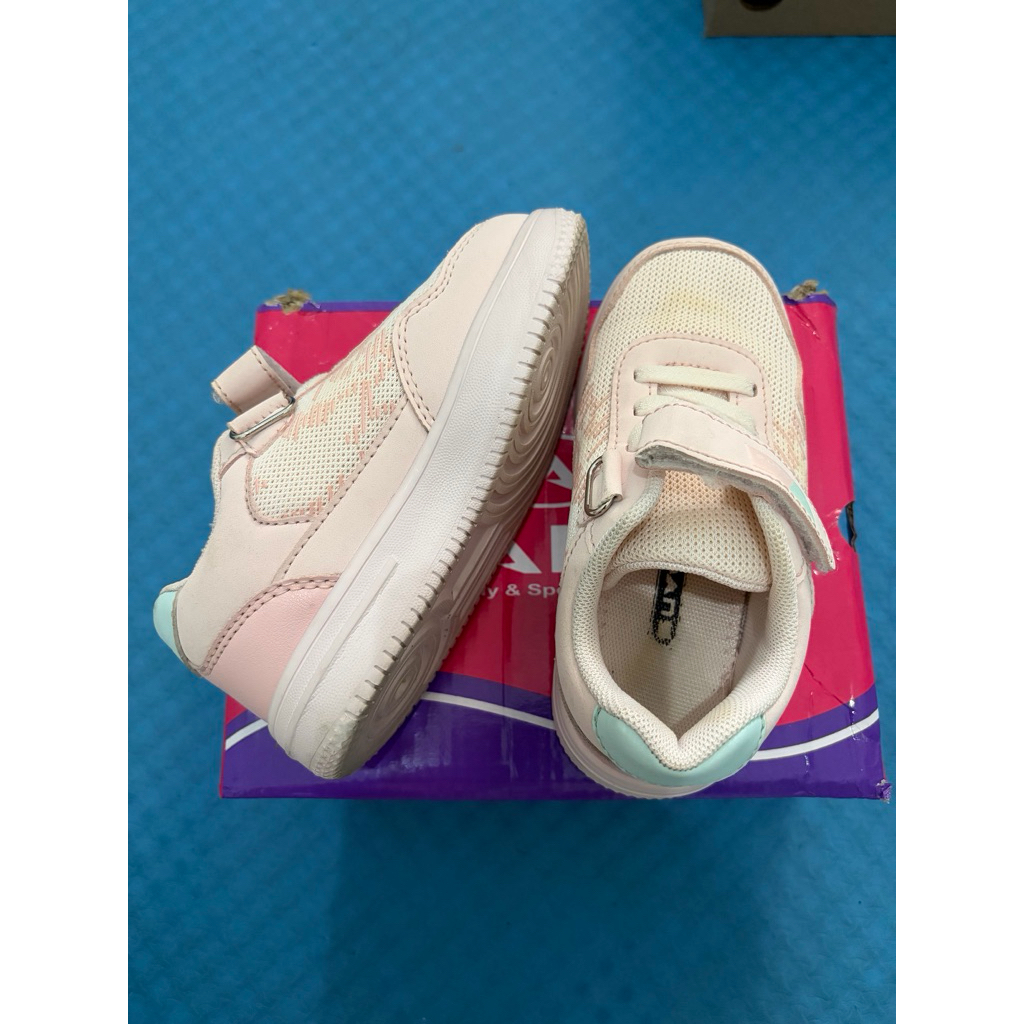 Preloved DANS - Sepatu Anak Perempuan