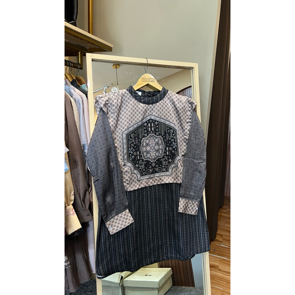 Xavia Tunik