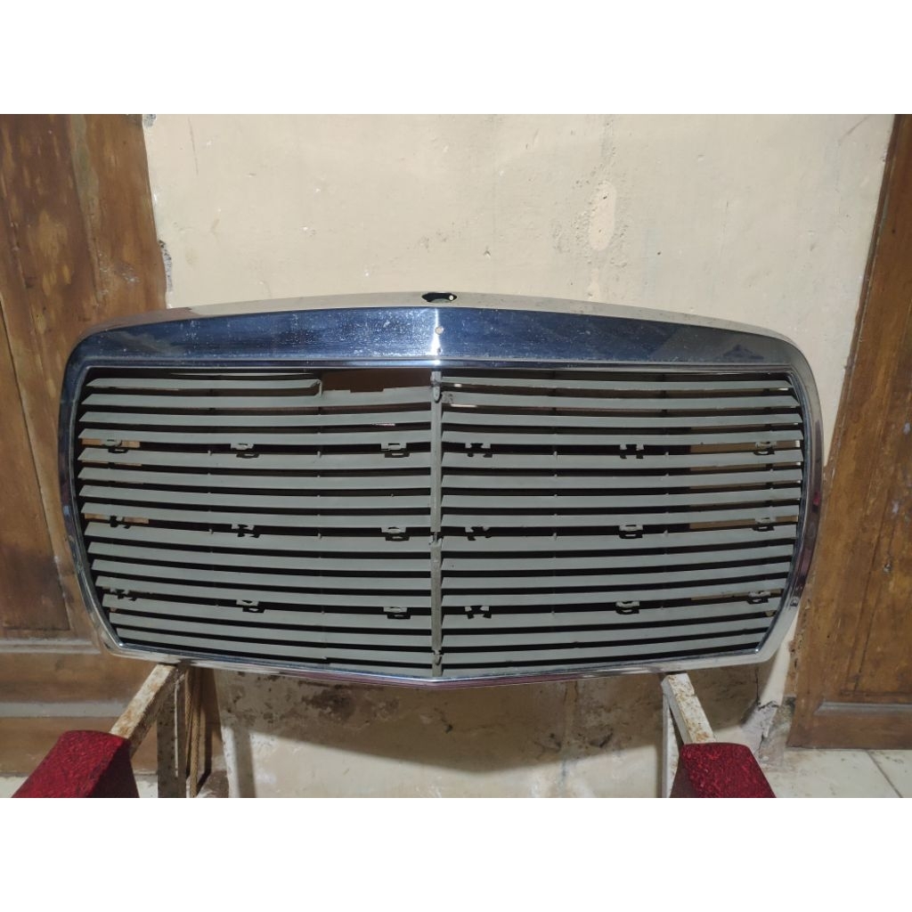 Grill Mercedes Benz W123 W124 W126 W140 W201 W202 W203 Front Bumper Original Used
