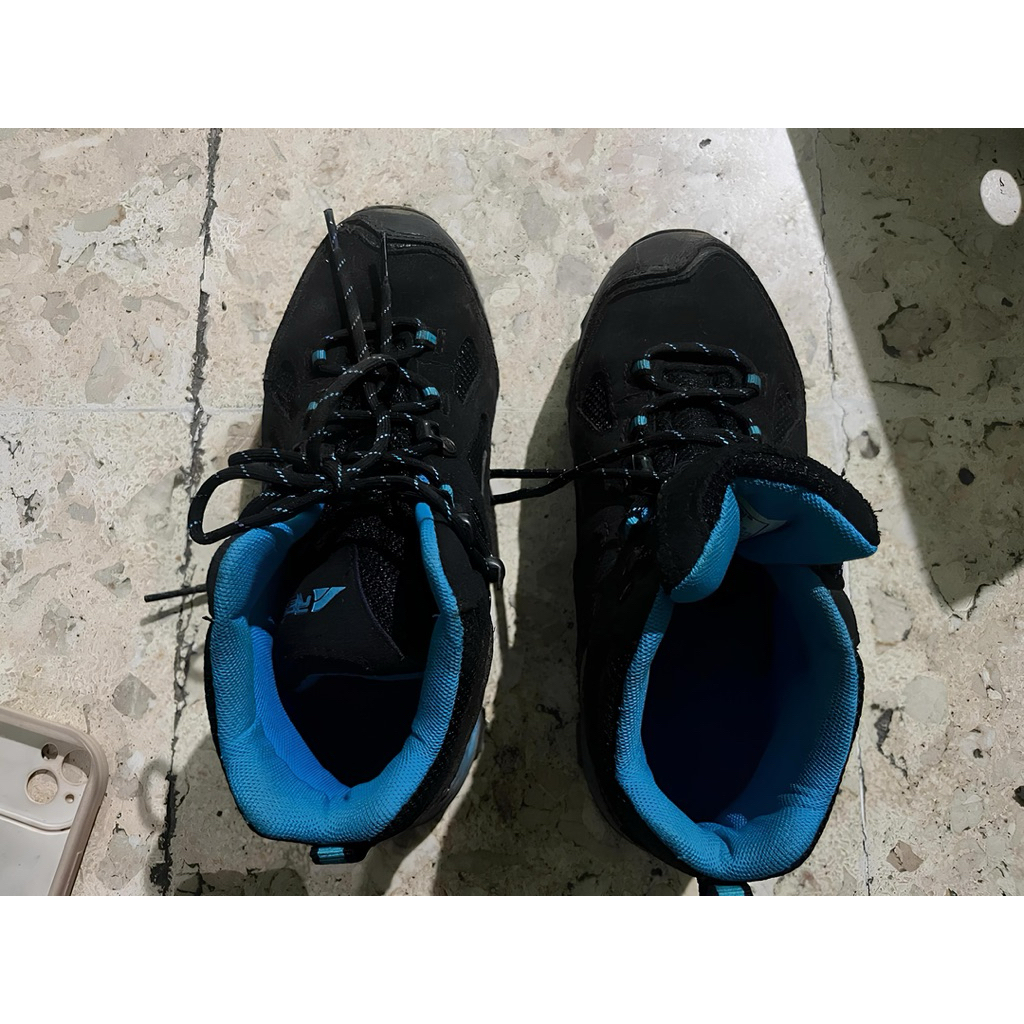 Arei Sepatu Gunung Wanita Smithsonia Second Uk 37 LENGKAP DENGAN BOX