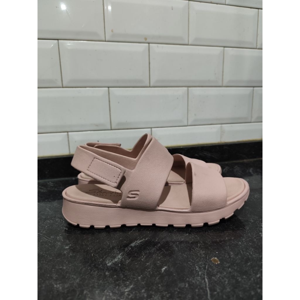 Skechers sepatu sandal wanita size 39 preloved
