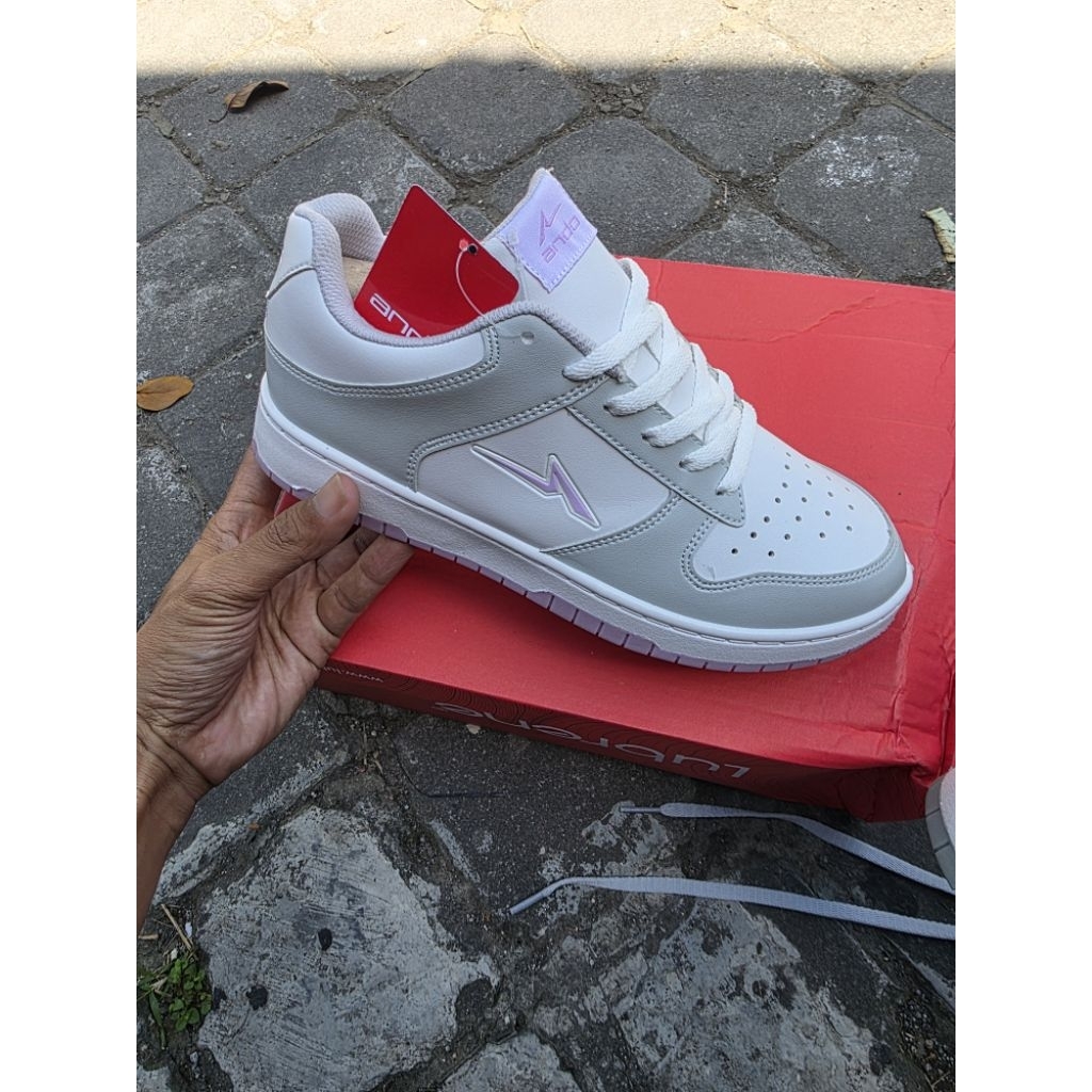 SEPATU SNEAKERS WANITA DARLA ANDO TERBARU