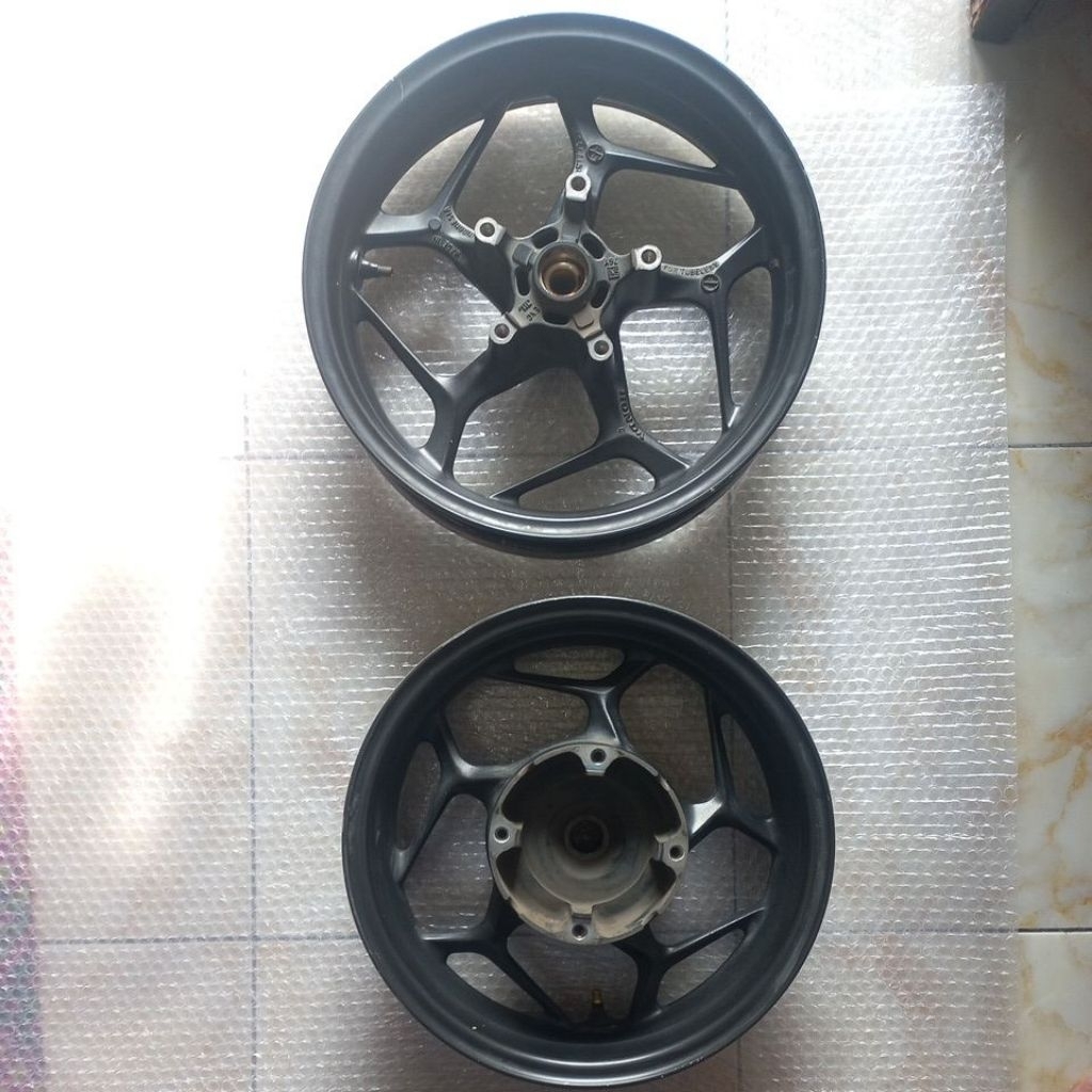 Velg Depan Dan Belakang Pcx 160 Cbs 2021-2024