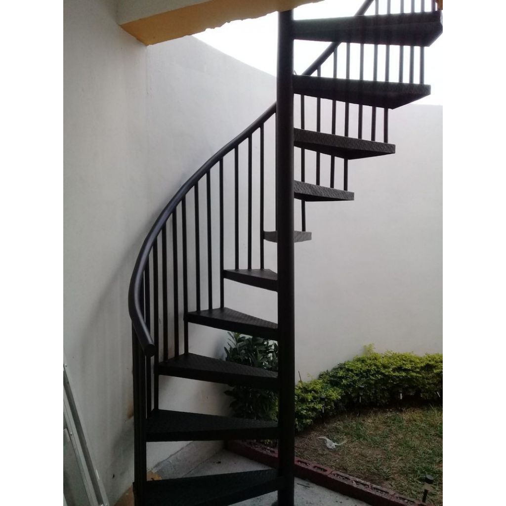 Tangga putar tangga trap