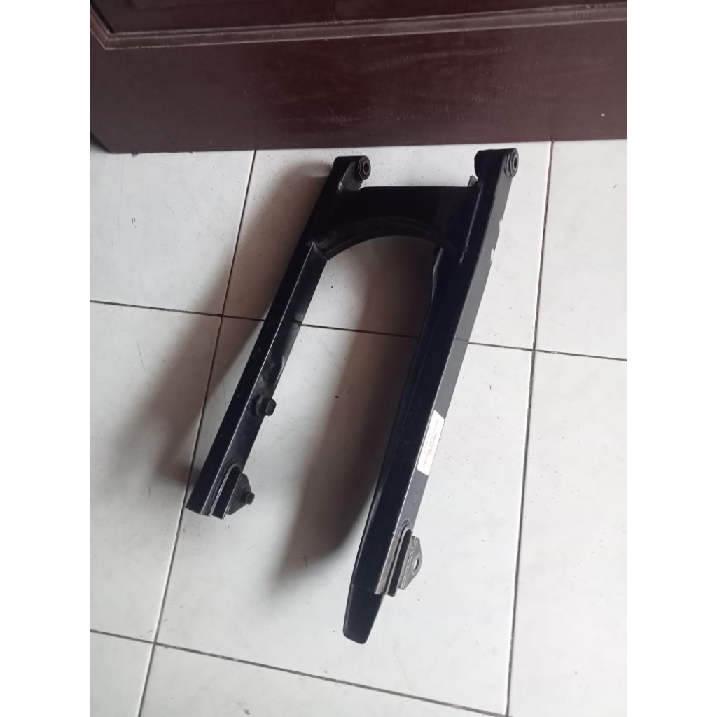 Swing arm Megapro new/ lama oryginal copotan motor