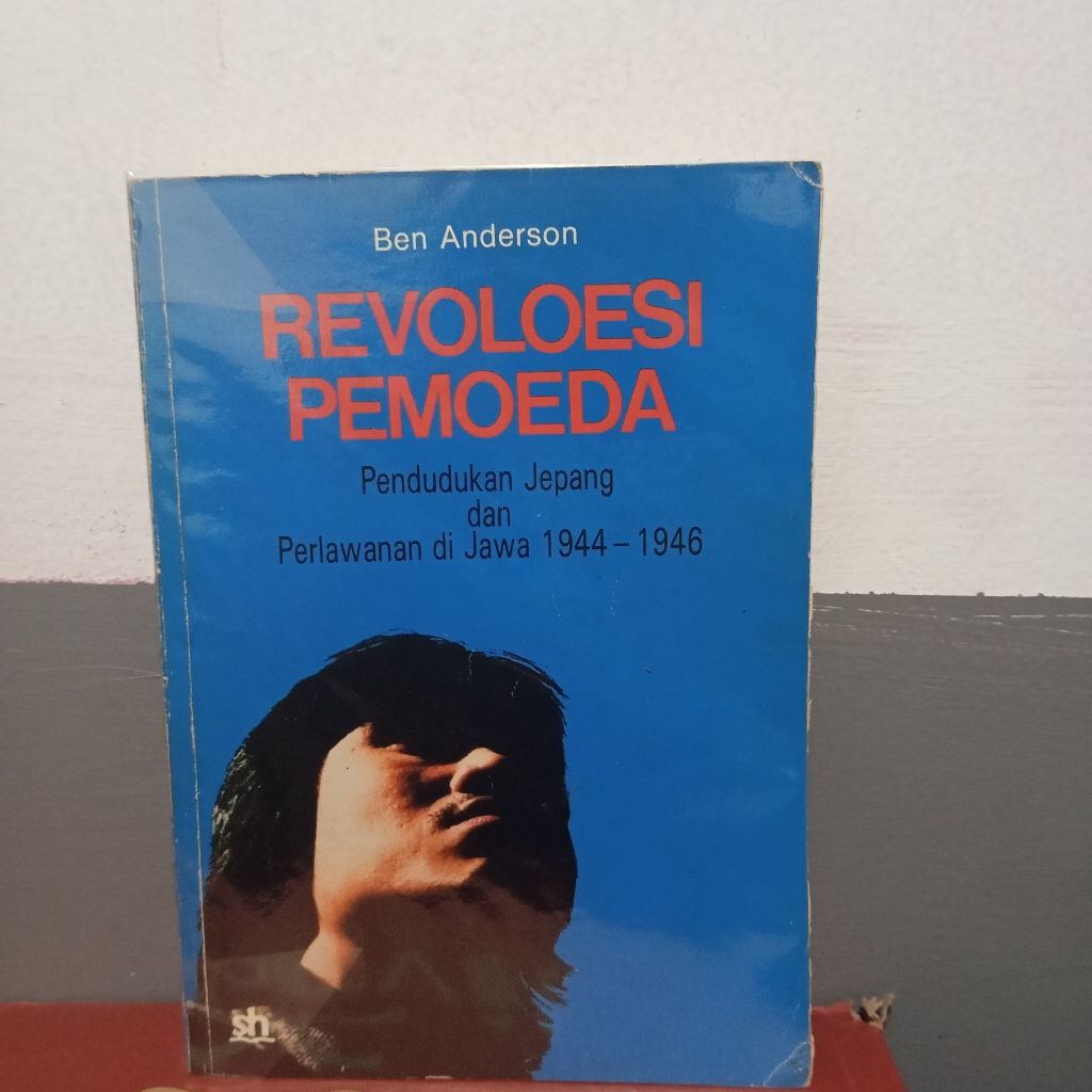 Revolusi pemoeda - Benedict Anderson