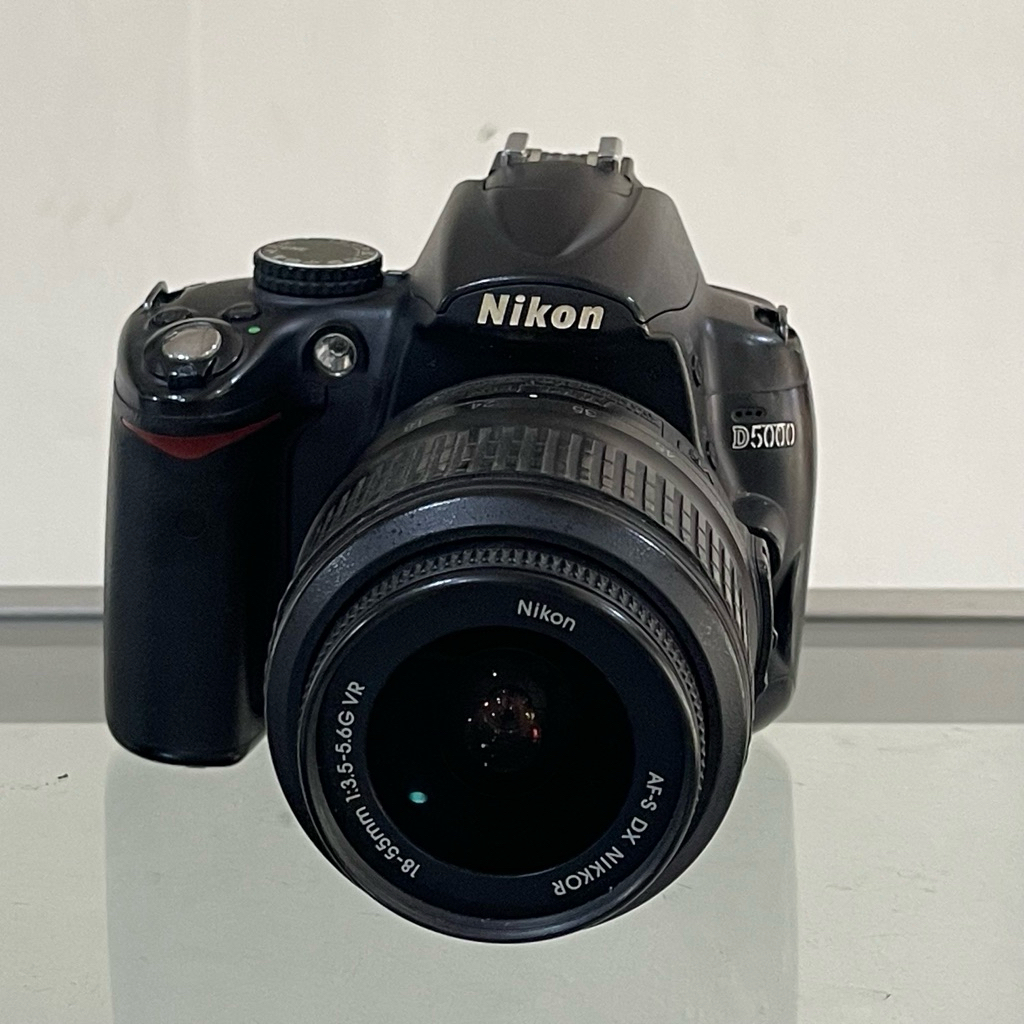 kamera nikon D5000 + lensa mulus