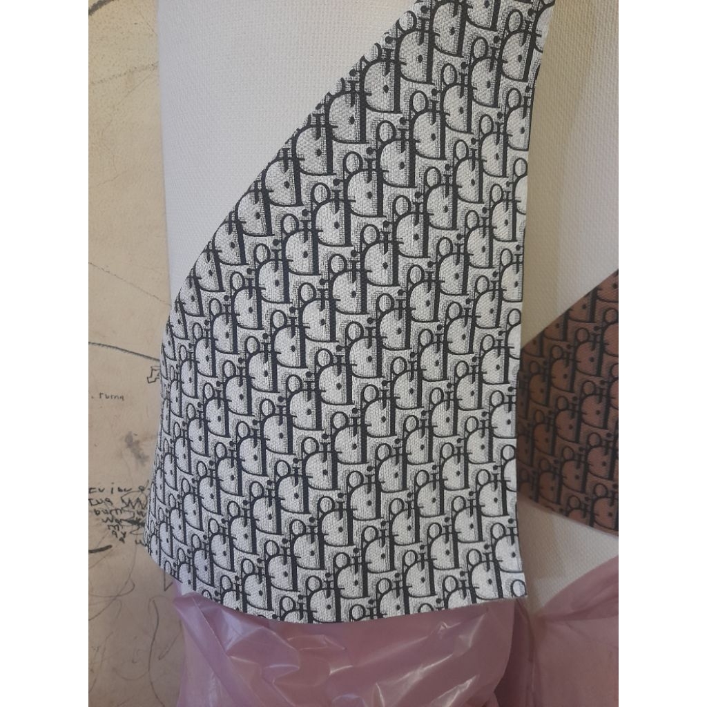 bahan spon motif DIOR bahan prada DIOR bahan tas DIOR bahan dompet souvenir