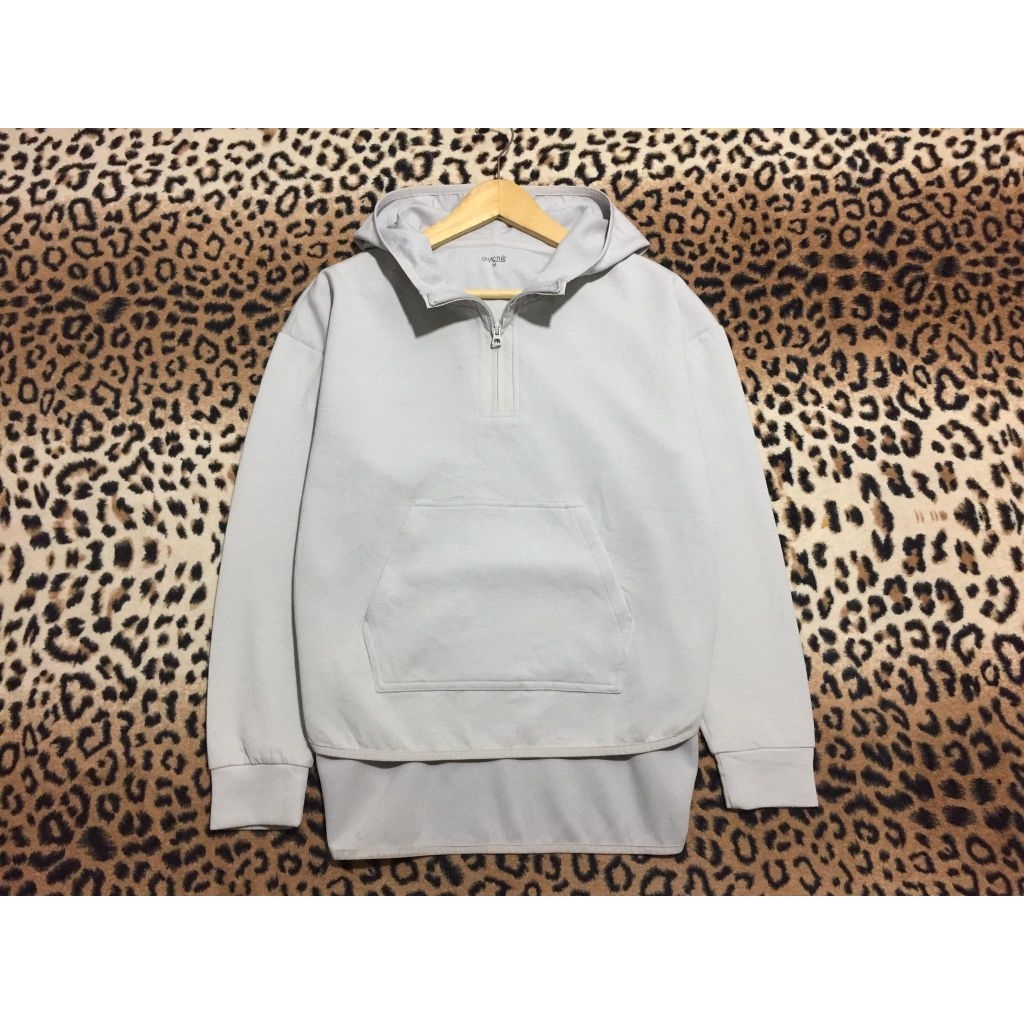 UNIQLO GU ACTIVE SOFTSHELL JACKET