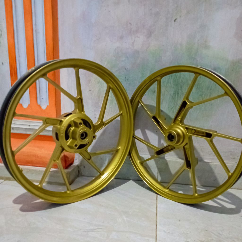 VELG PELEK 1SET DEPAN BELAKANG MOTOR SUZUKI SATRIA FU 150 ORIGINAL COPOTAN WARNA GOLD TINGGAL PASANG