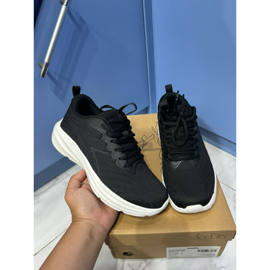 Sepatu Diadora Women hitam - putih ukuran 36 sale 70% (NAZUKE)