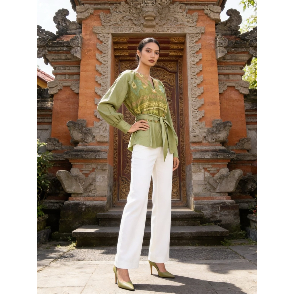 Atasan tenun endek Bali wanita